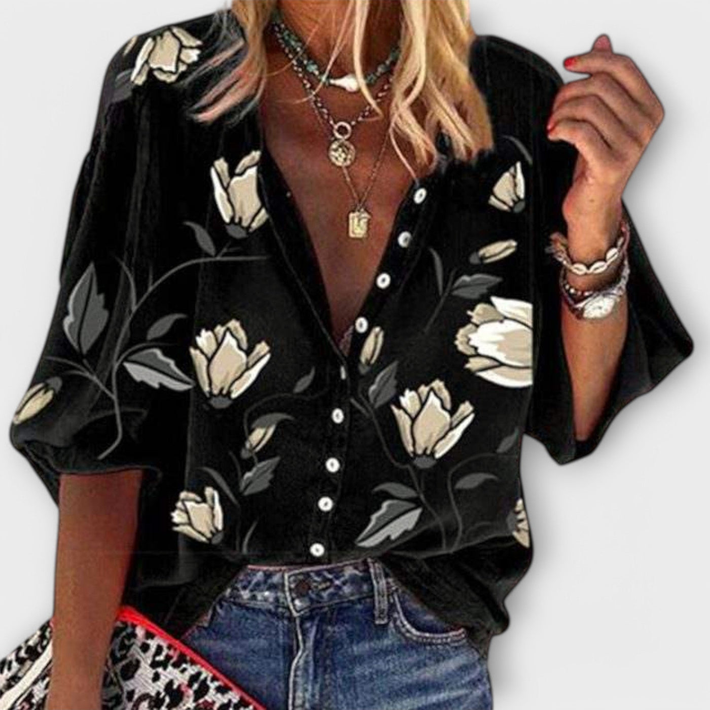 Madeleine - Airy Blouse in Floral Design