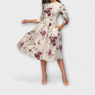 Retrozo – An elegant knee-length dress