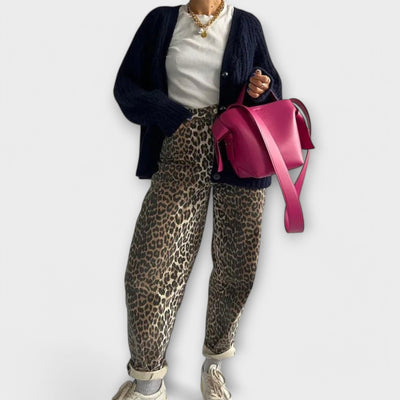 Chandra – Vintage Jeans with Leopard Print