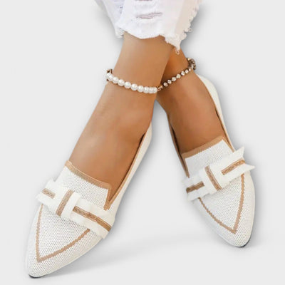 Flat women's shoes with lace details
