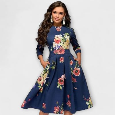Retrozo – An elegant knee-length dress