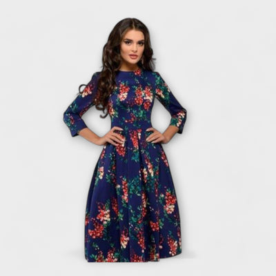 Retrozo – An elegant knee-length dress