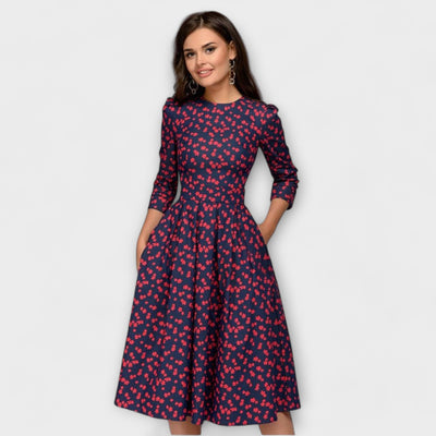 Retrozo – An elegant knee-length dress