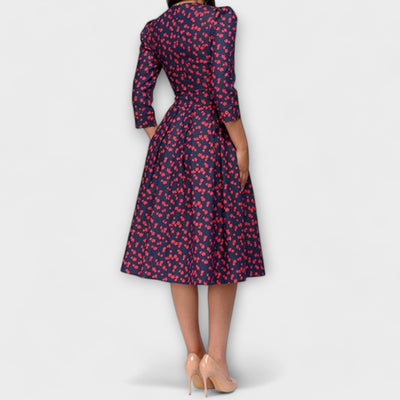 Retrozo – An elegant knee-length dress